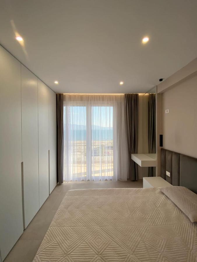 Sea View Apartment Luxury Vlorë Esterno foto
