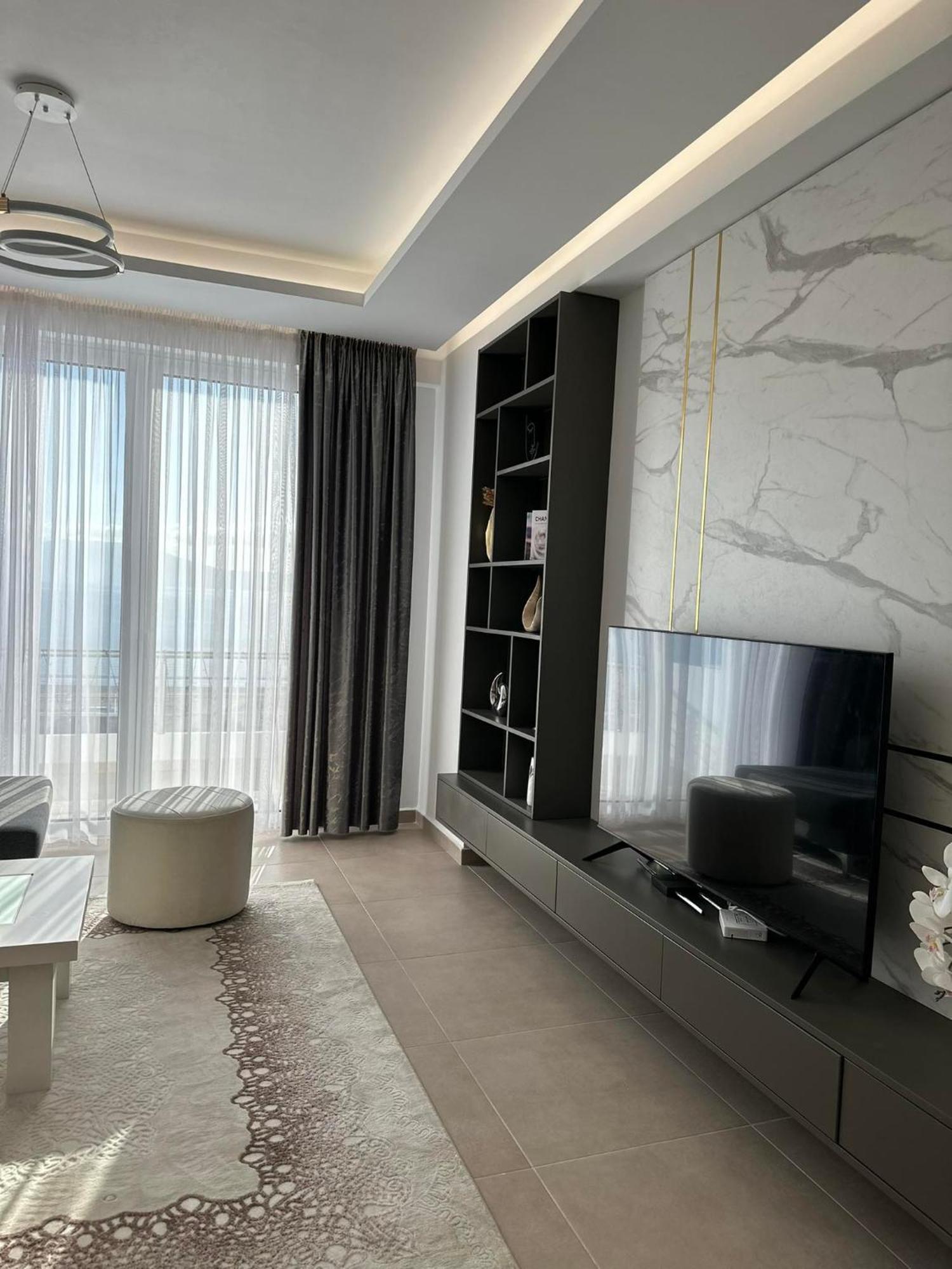 Sea View Apartment Luxury Vlorë Esterno foto