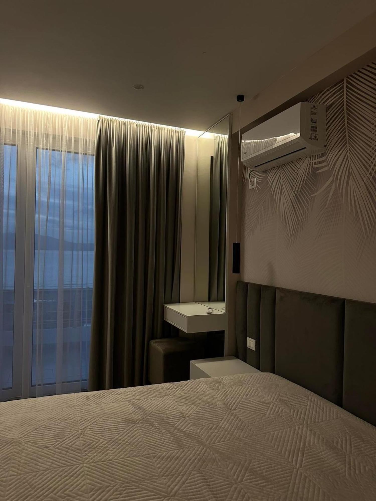 Sea View Apartment Luxury Vlorë Esterno foto