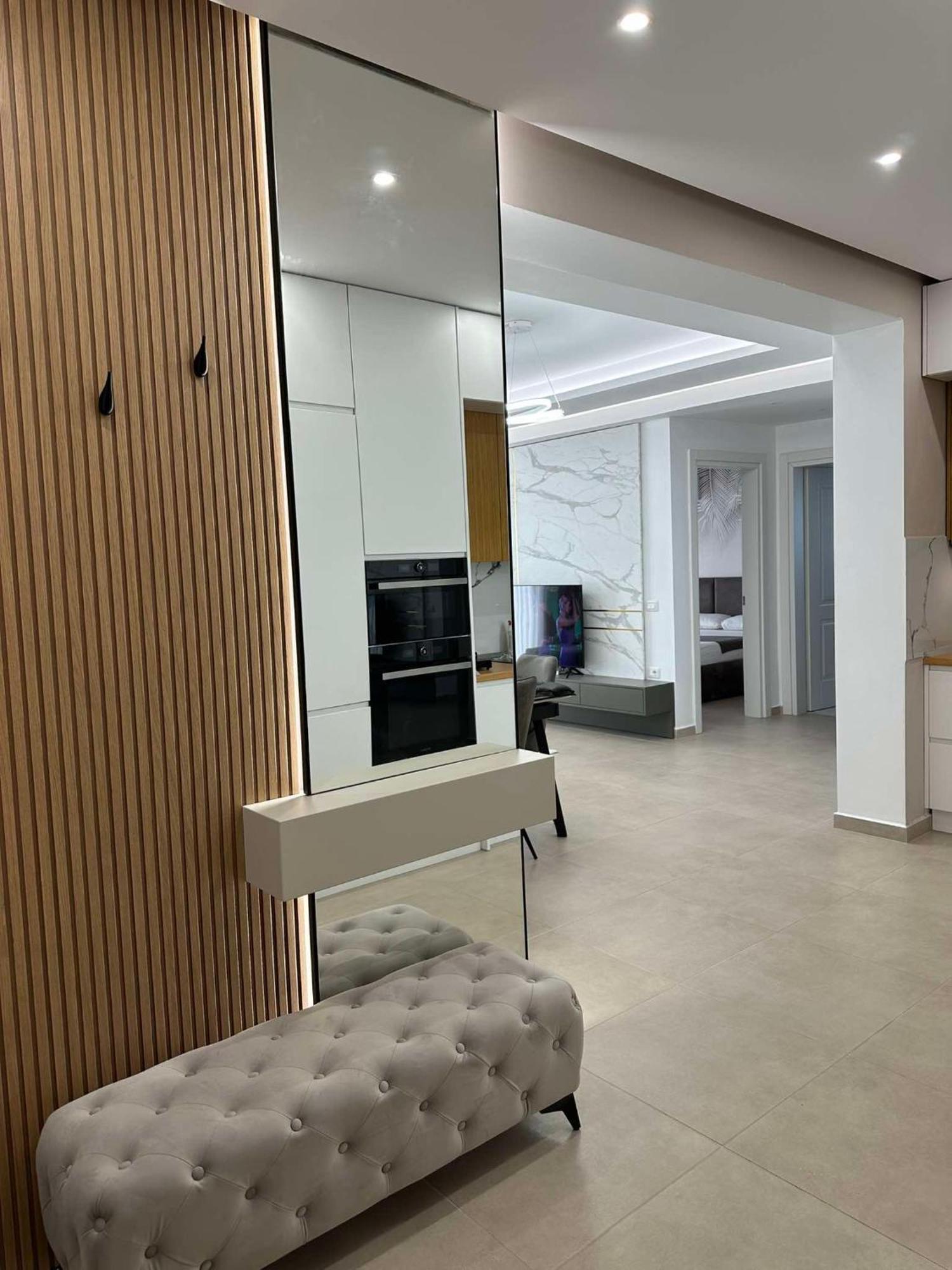 Sea View Apartment Luxury Vlorë Esterno foto